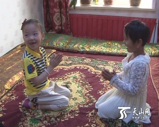 新疆和布克赛尔县：汉族女孩的维吾尔族妈妈